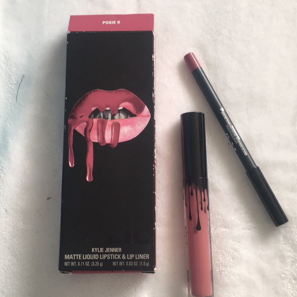 Kylie Jenner Matte Liquid lip kit in Posie K